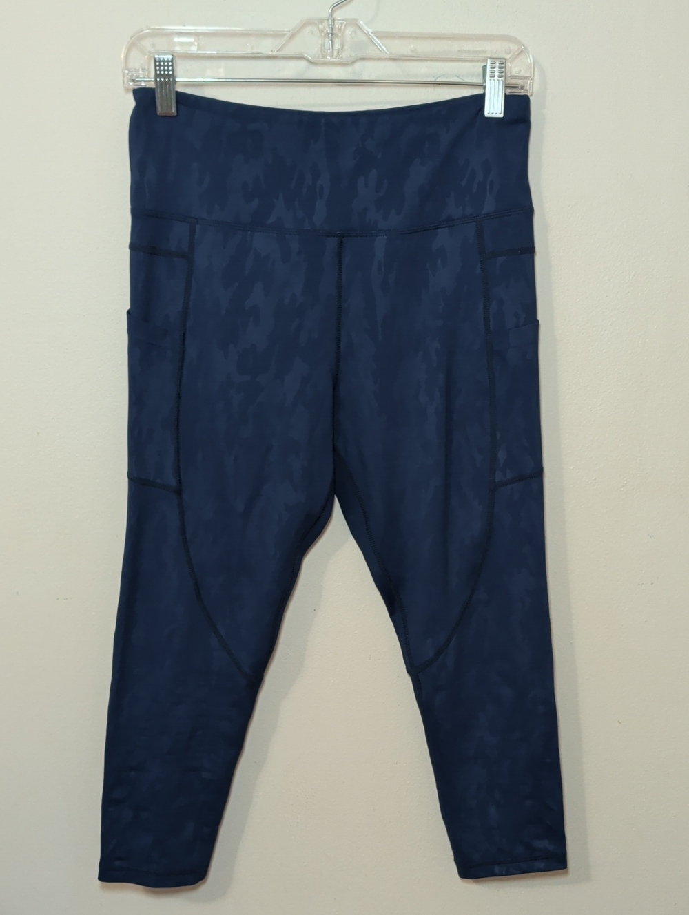 Zyia Light n Tight Blue Camo Capri Pocket Leggings Hi-Rise Gym Women's Size 8-10